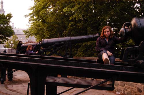 canons protect the city of Quebec and the Hamilton family climb over the guns