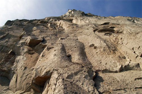 vertical face of the Scarborough Bluffs at Bluffers Park